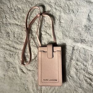 MARC JACOBS PHONE CROSSBODY LEATHER COASTAL